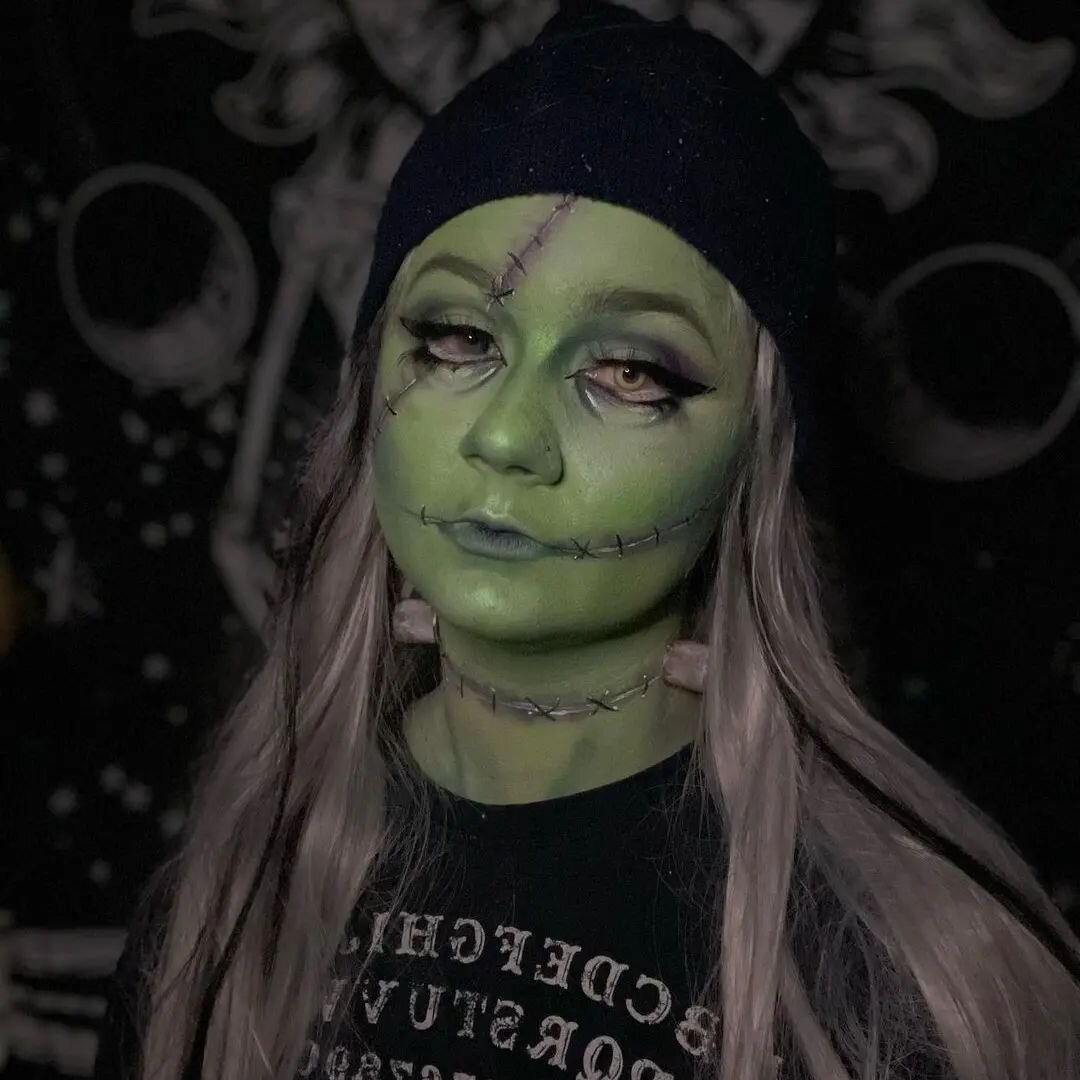 Just a heads up if you live in the same building as @zombsfx this is why your electric bill is so high.
-
#sfx #halloween #franky #frankenstein #motd #liquidlatex #makeup #costume #horrormovies #darkartist #wow #amazing #photooftheday #facepainting #