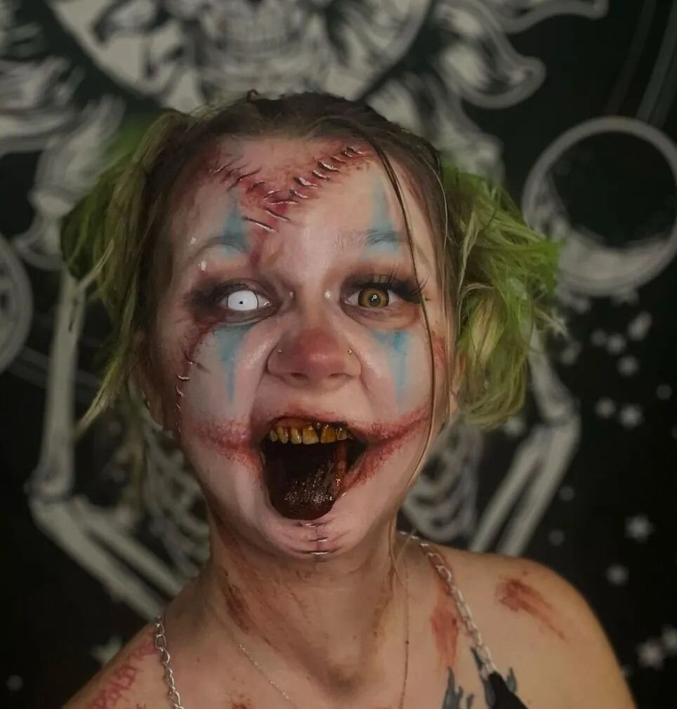 No clowing around our Red, White, and Blue Liquid Latex is still 25% off until monday!! Thank you @zombsfx for the crazy art!
-
#clown #stitches #sfxmua #zombs #sale #liquidlatex