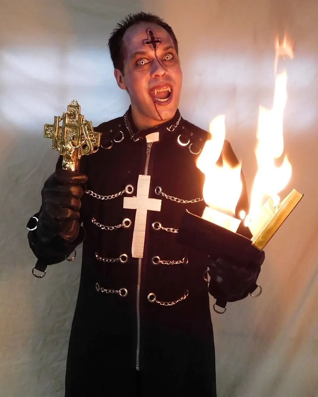 @totalnightmaretravis is praying you all have a great day! Also dont forget our Black Liquid Latex is 25% off all August!
-
#horrormakeup #vampire #unholy #liquidlatex #pray #fire #flames #halloween #halloweenmakeup #spfx