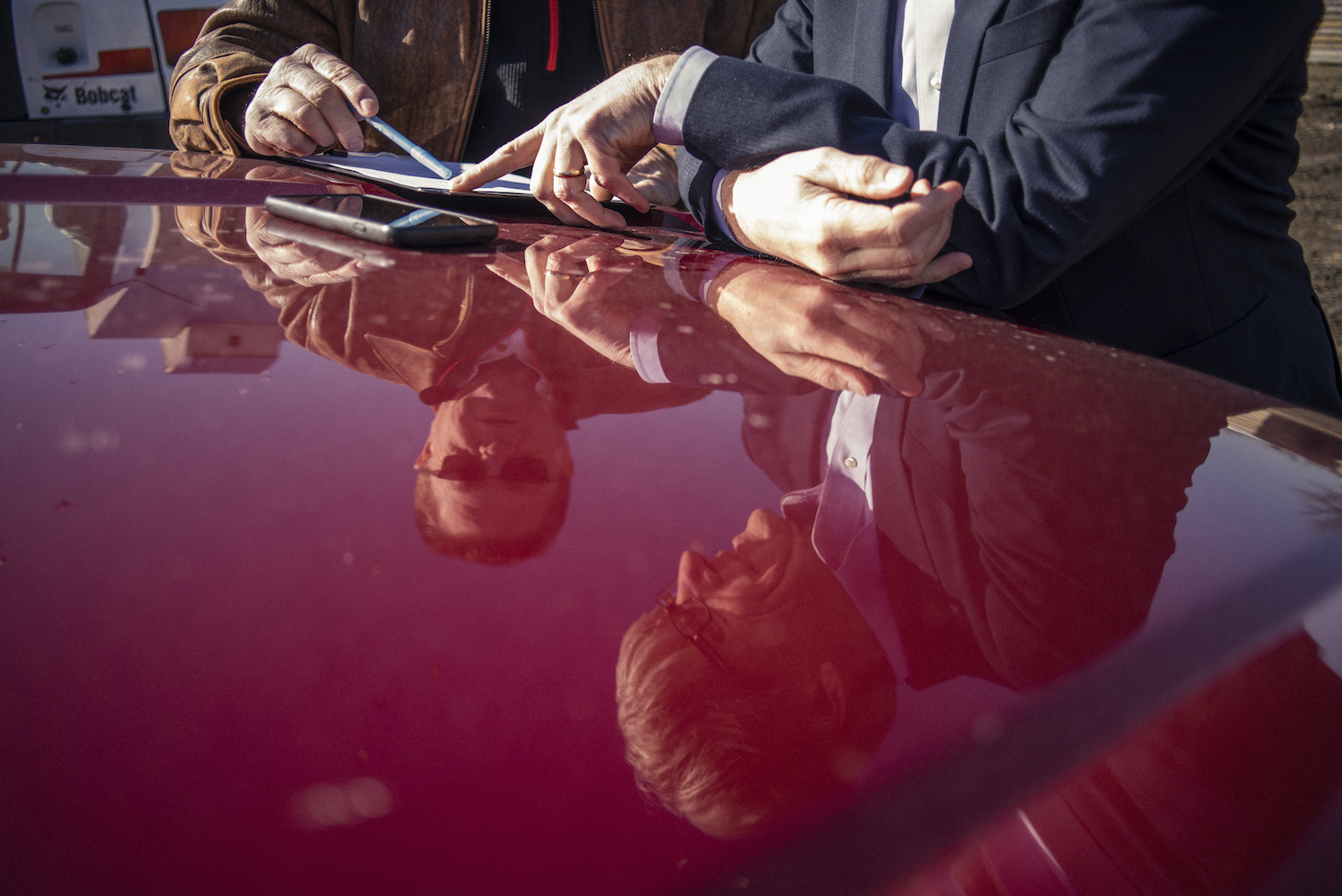 Martin Holland providing one-on-one business coaching to help business owners improve their business financial management