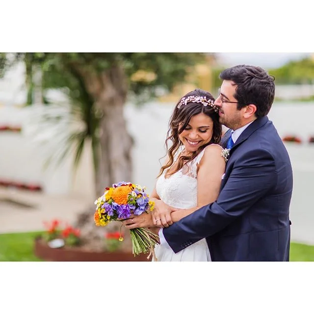 A Teresa e o João decidiram organizar a festa do casamento em casa. Toda a família estava empenhada e em prol do mesmo ❤️ Havia muita ansiedade no ar...estava tudo lindo e o orgulho era imenso. É isto que mais gosto nos casamentos. Cada história é diferente...cada família tem a sua magia. A Teresa estava linda ❤️ Tudo correu na perfeição porque quando se trabalha em equipa e com amor tudo se faz 😍😍
.
.
.
#deambulando_peoplestories #deambulando #weddingphotography #weddingphotographer #documentalweddingphotographer #documentalweddingphotography #bride #portraitphotography #lookslikefilm