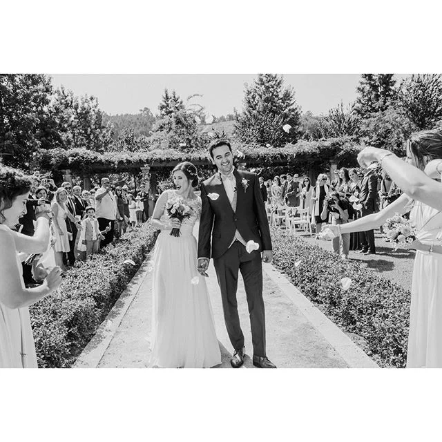 Helena e David
.
.
.
#deambulando_peoplestories #deambulando #bridesmaids #bride #weddingphotography #weddingphotographer #documentalweddingphotographer #lookslikefilmweddings #lookslikefilm