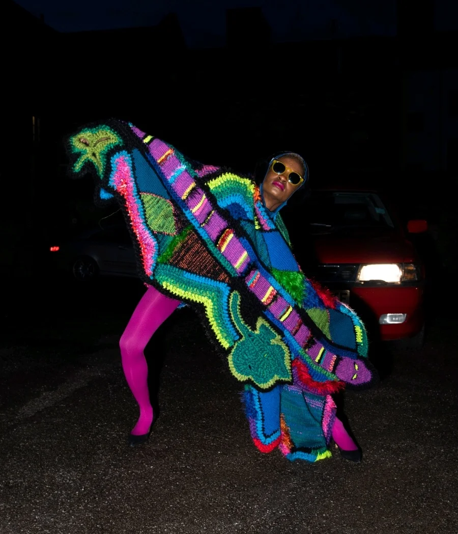 SNAKE PONCHO Photo Lou Melchior