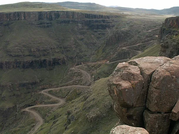 Hair-raising descent of Sani pass. Photo credit: Sani Lodge
