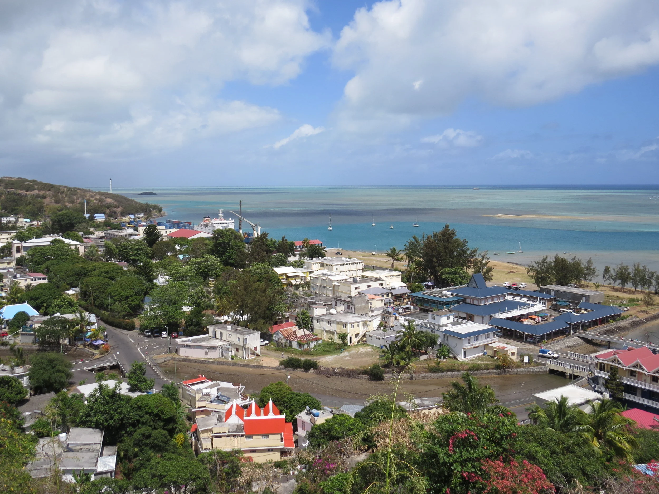 Île Rodrigues — Just a Little Further