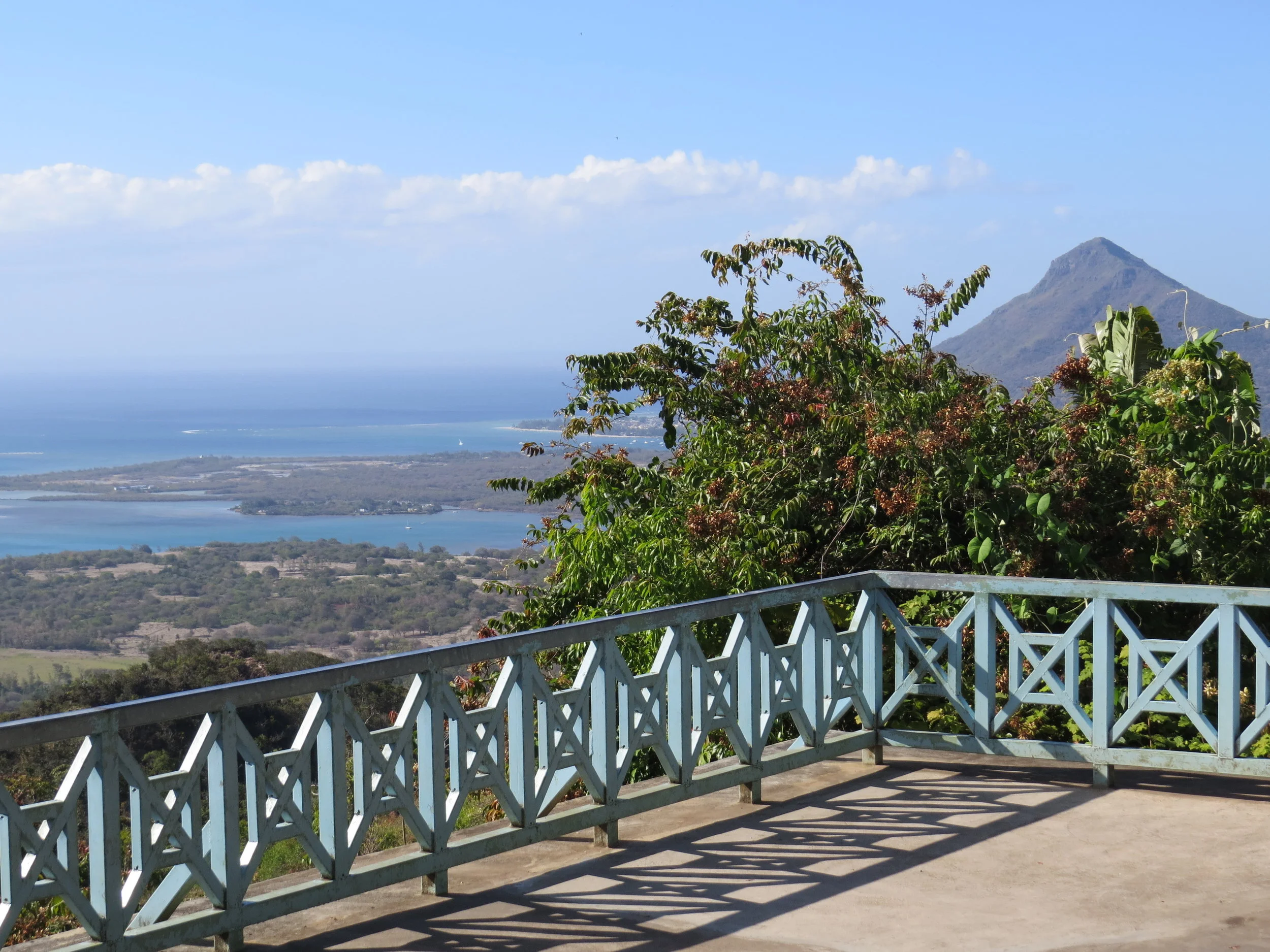 We stopped at an overlook of the coast at Ilot Fortier that was really beautiful with a good view of Piton de la Petite Rivière Noire, Mauritius' highest mountain at 2,717' (828m).