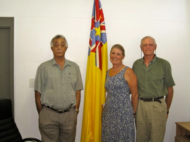 The Honorable Toki Tufukia Talagi, President of Niue and some cruisers