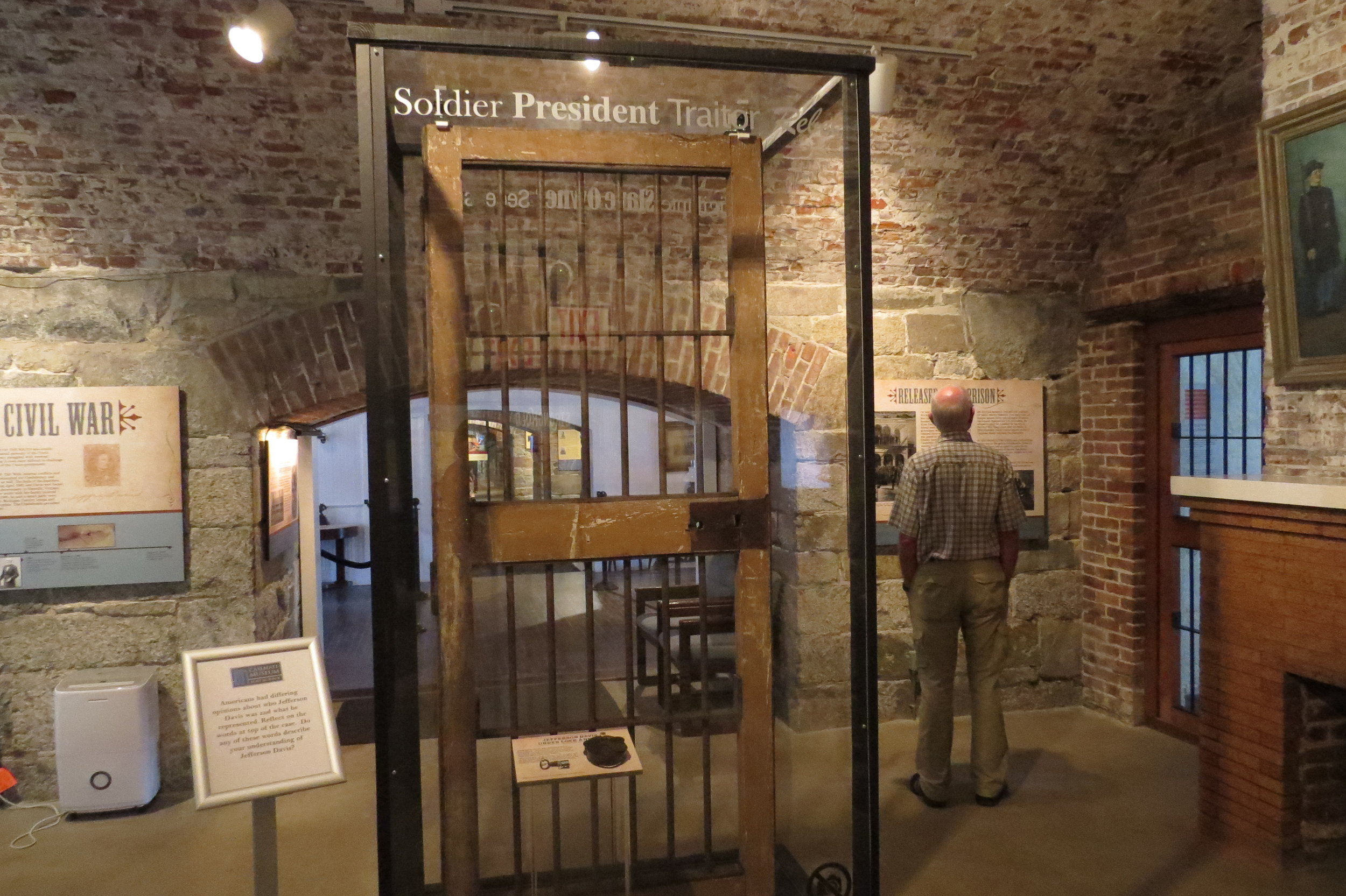 DaviS's cell and cell door during his imprisonment.