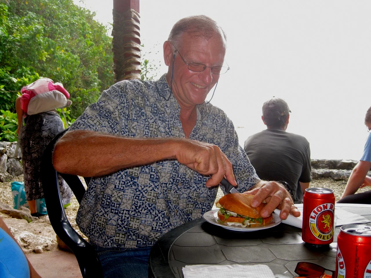 David enjoys a cheeseburger in paradise at The Washaway Cafe
