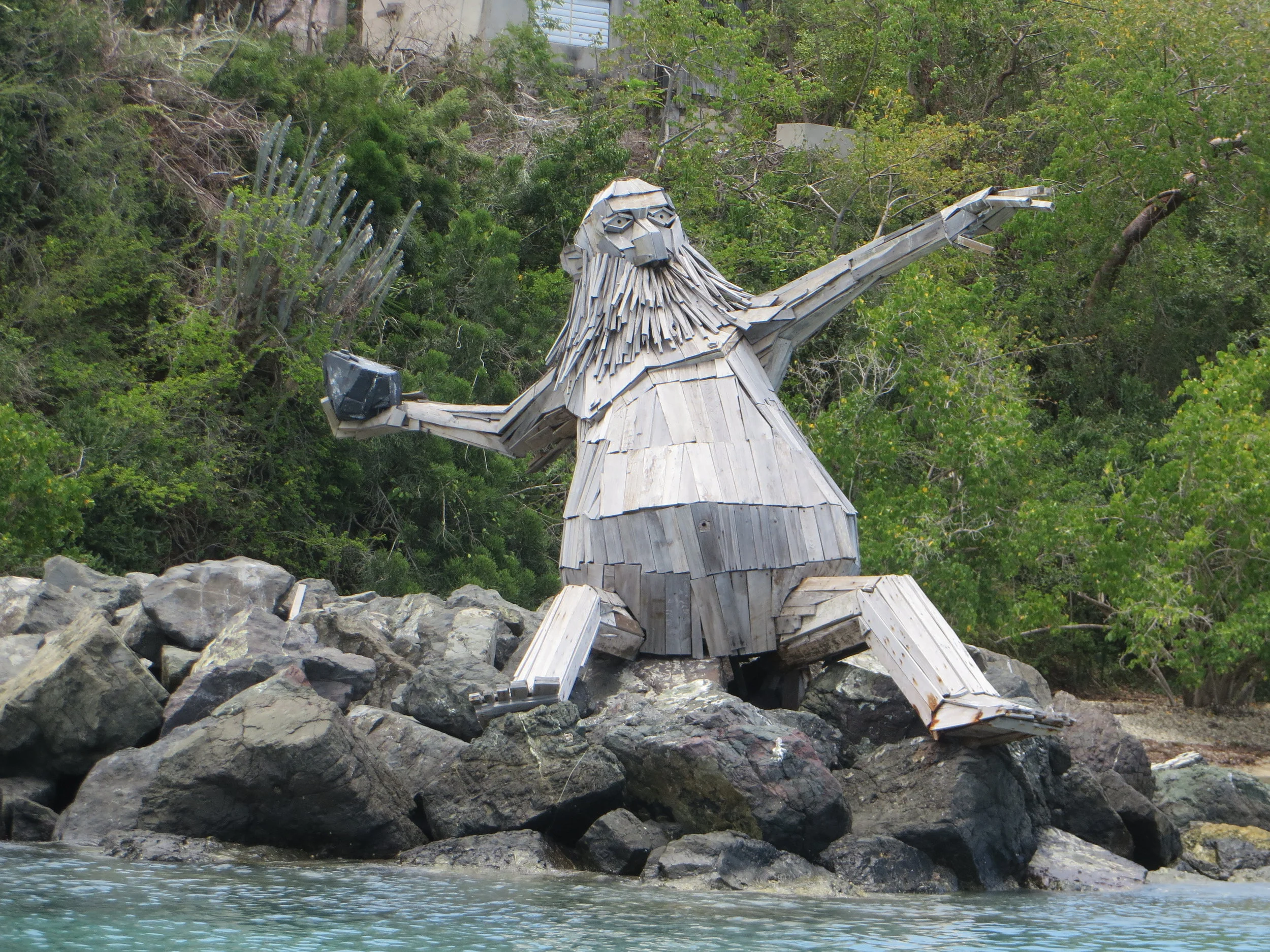 Hector El Protector near the ferry dock. A sculpture by Made solely from recycled old pallets, Hector was created by Thomas Dambo, an artist/designer based in Copenhagen, Denmark