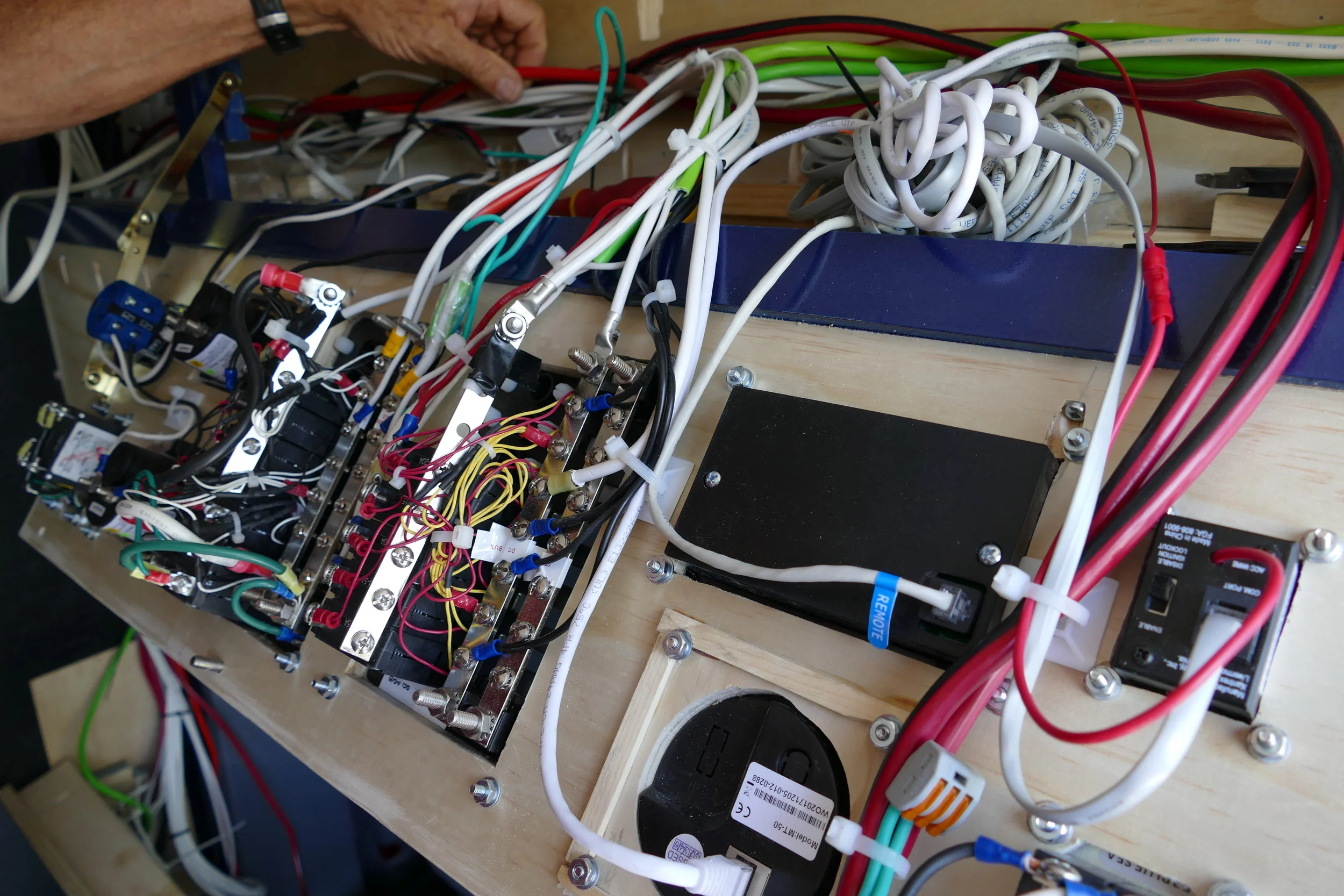 Blue View – Blue's Electrical System Installation