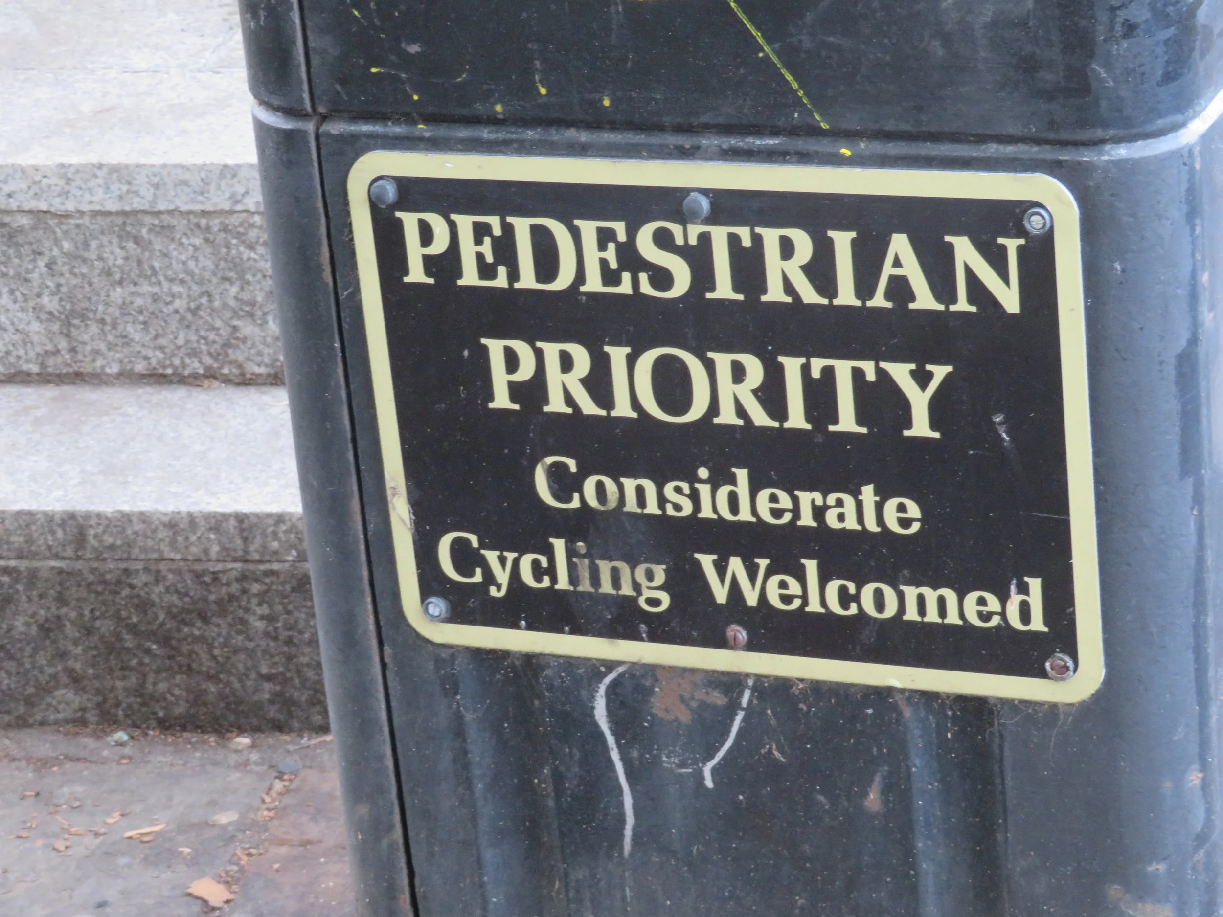 Blue View – Differences Between the Brits and the Yanks