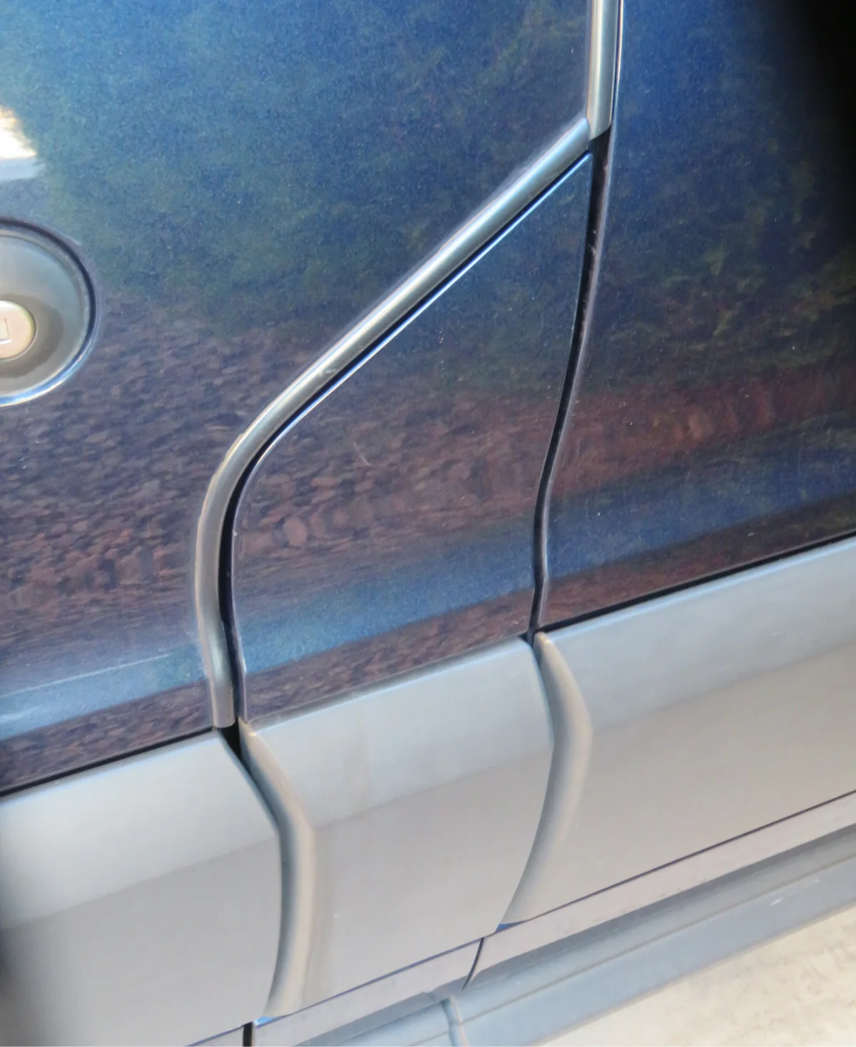 Fuel filler door