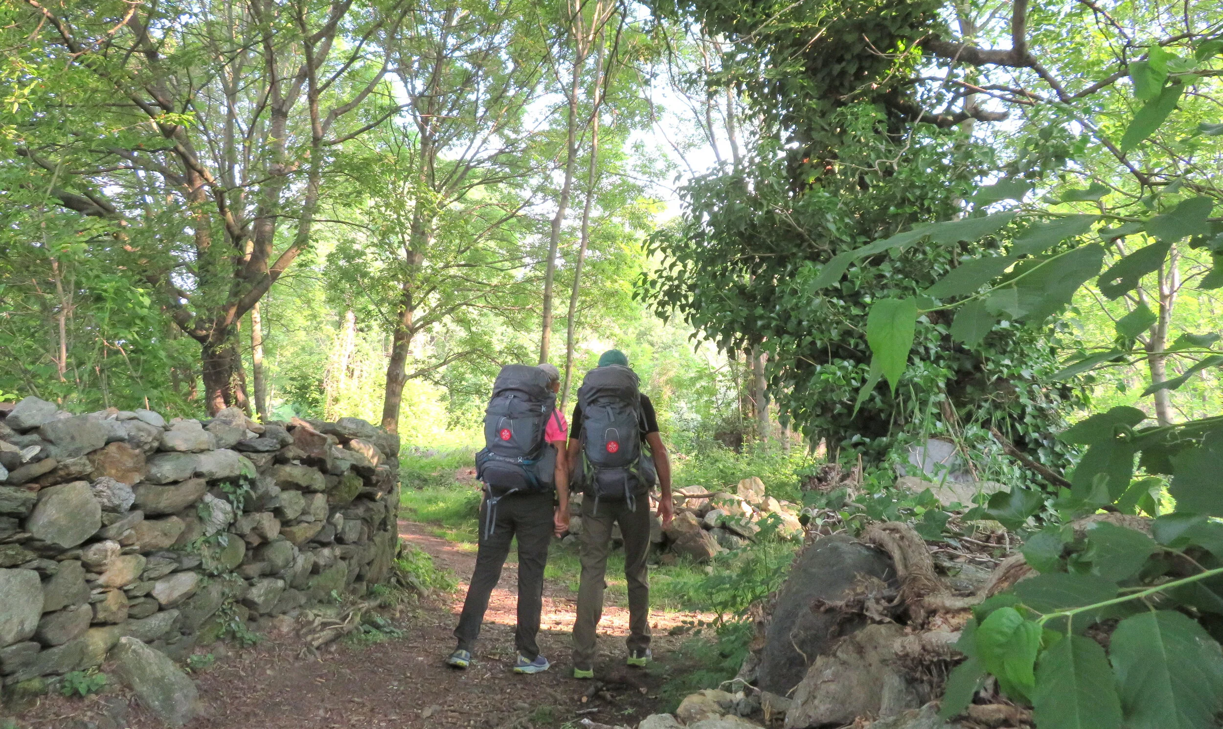 roppolo-ivrea_on the path m and d.JPG