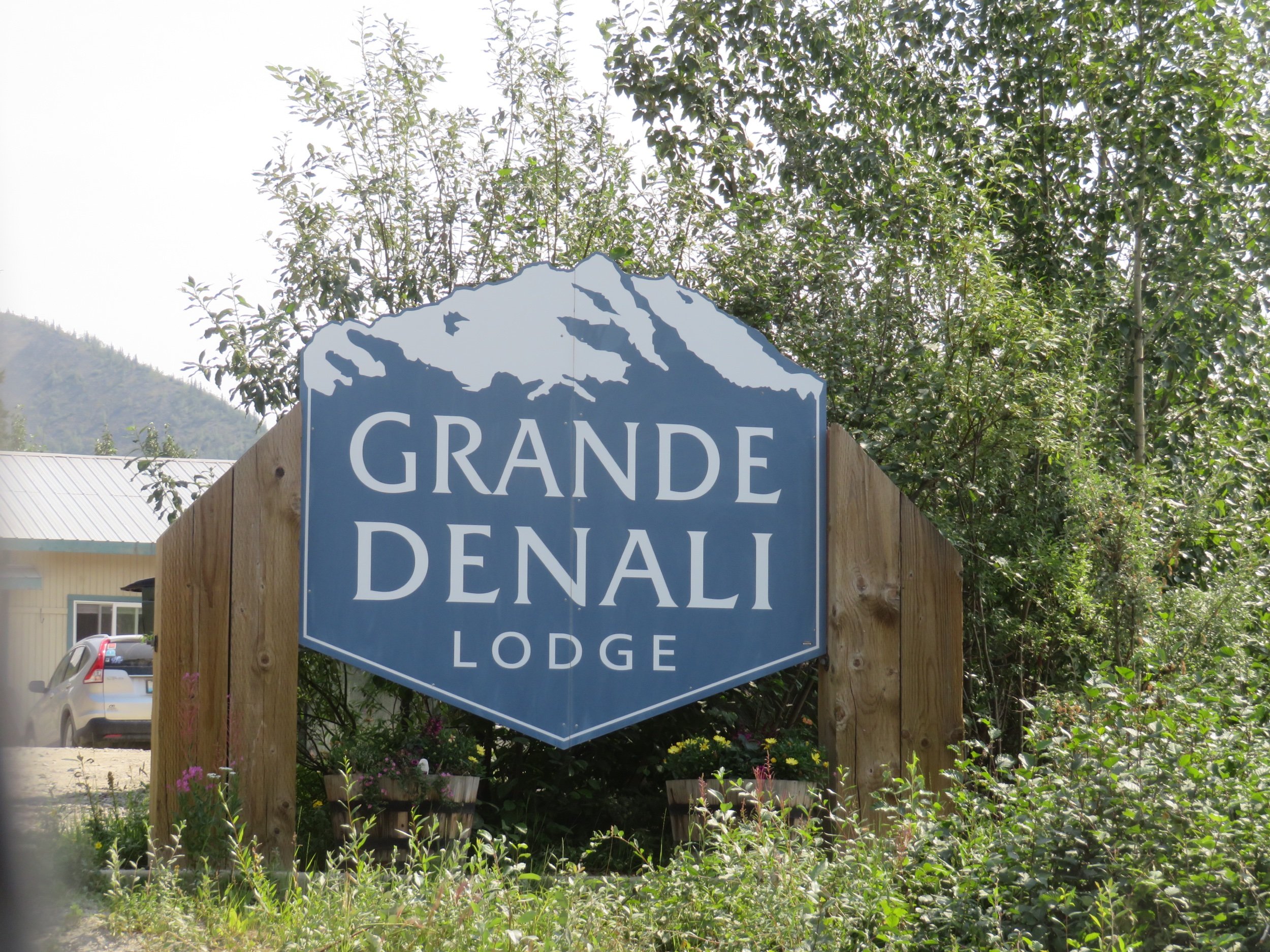 Denali-grande_sign.jpeg