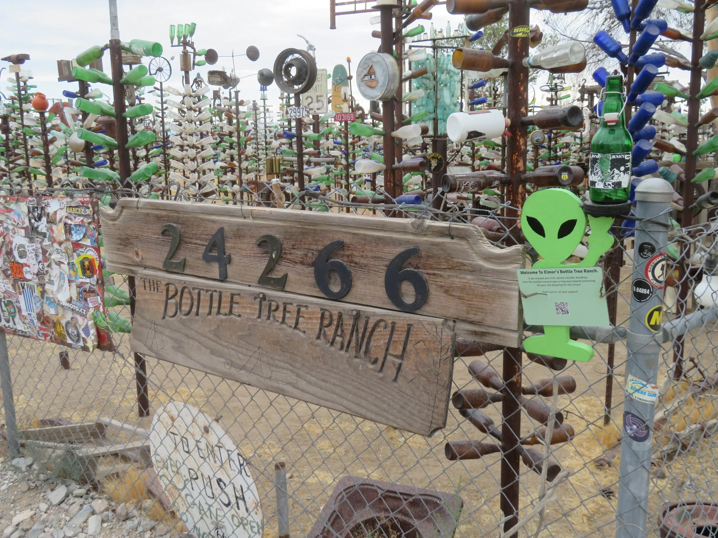 elmers bottle tree ranch entrance.JPG