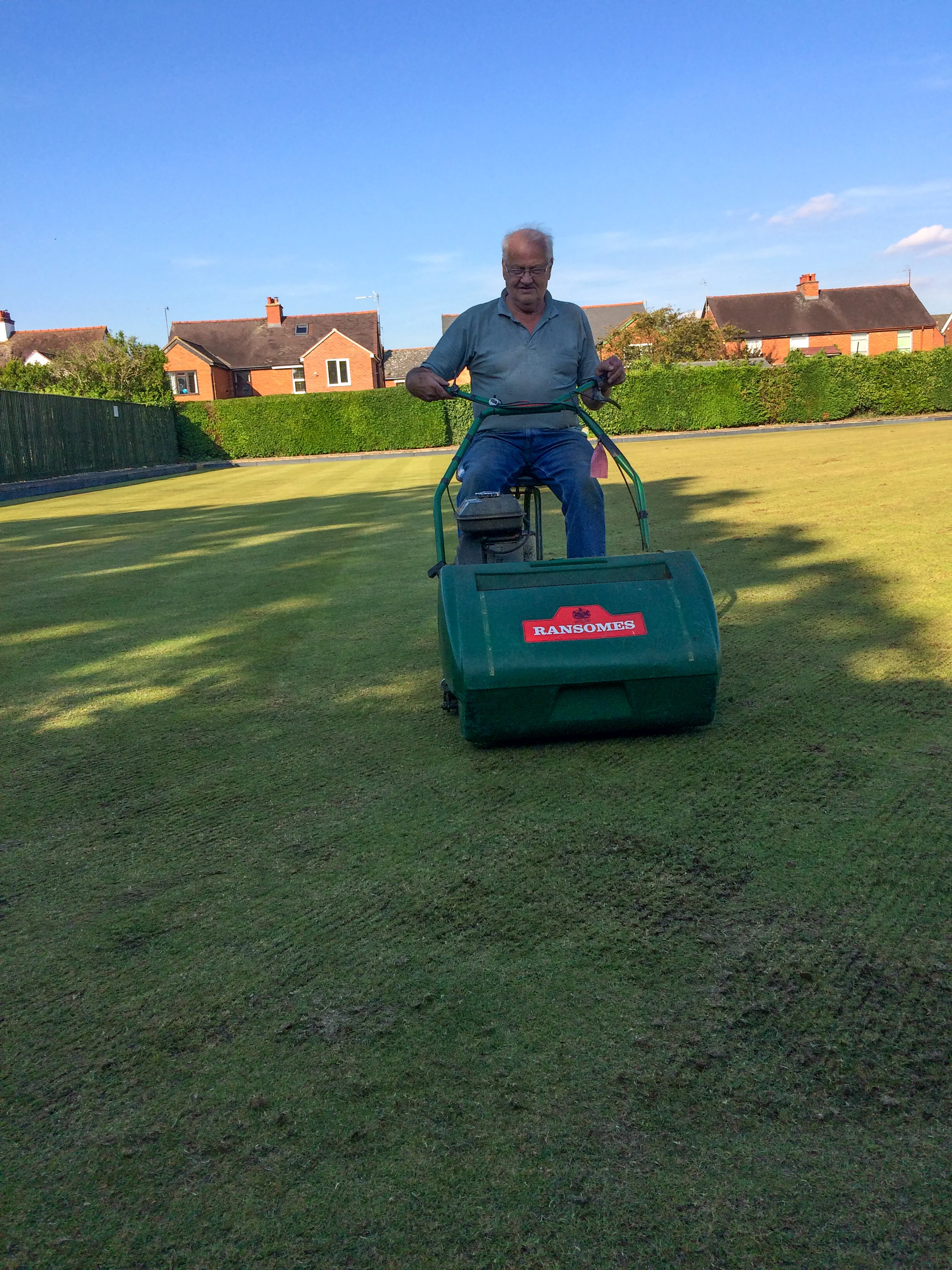 lawn maintenance (4 of 7).jpg