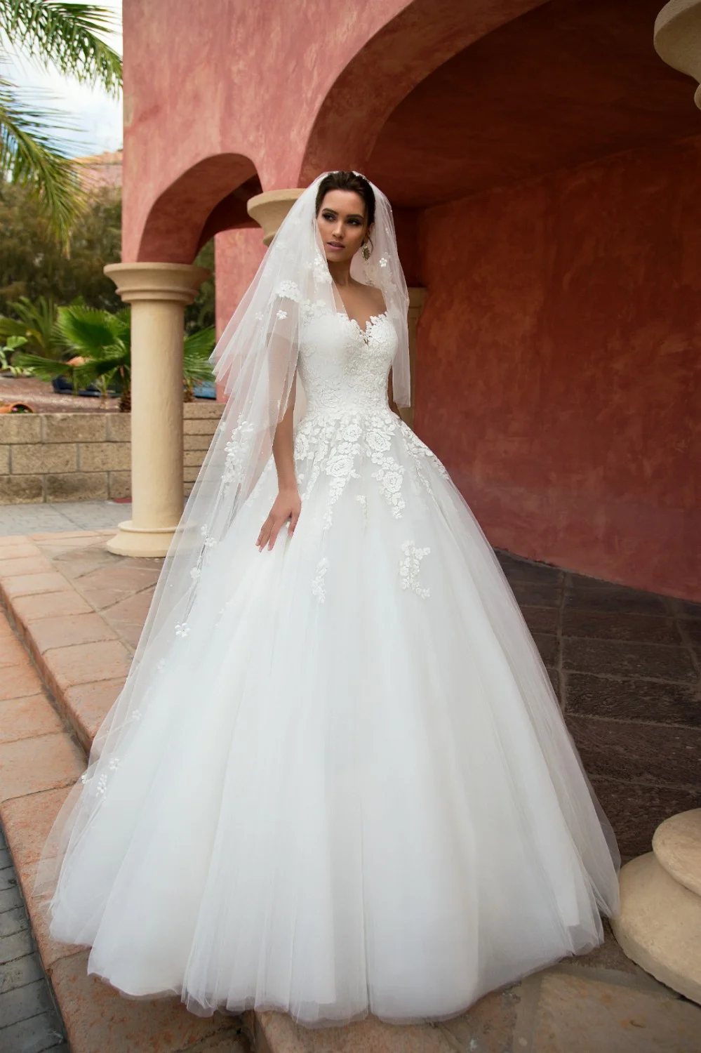 Nora Naviano Sophie