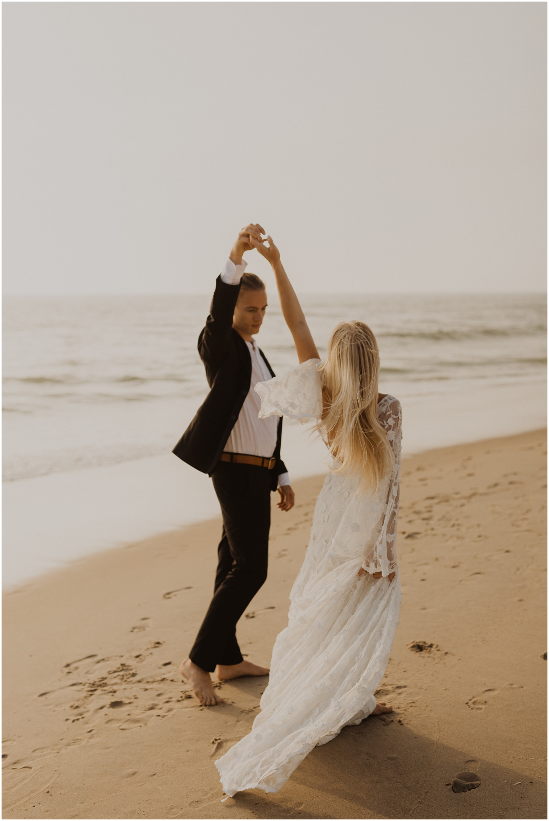 Hannah_Baldwin_Photography_Virginia_Beach_Elopement_Sunrise_0176.jpg