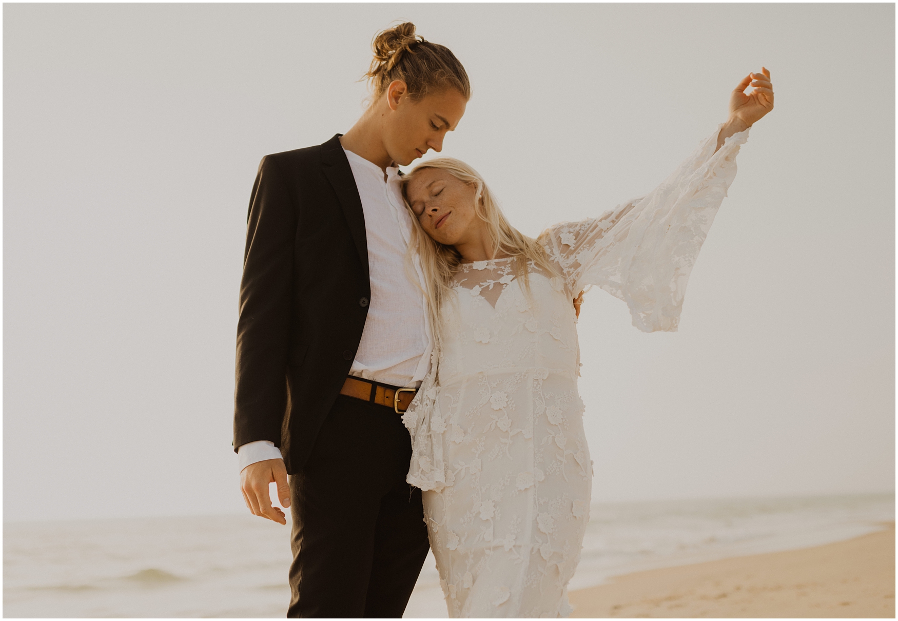 Hannah_Baldwin_Photography_Virginia_Beach_Elopement_Sunrise_0182.jpg