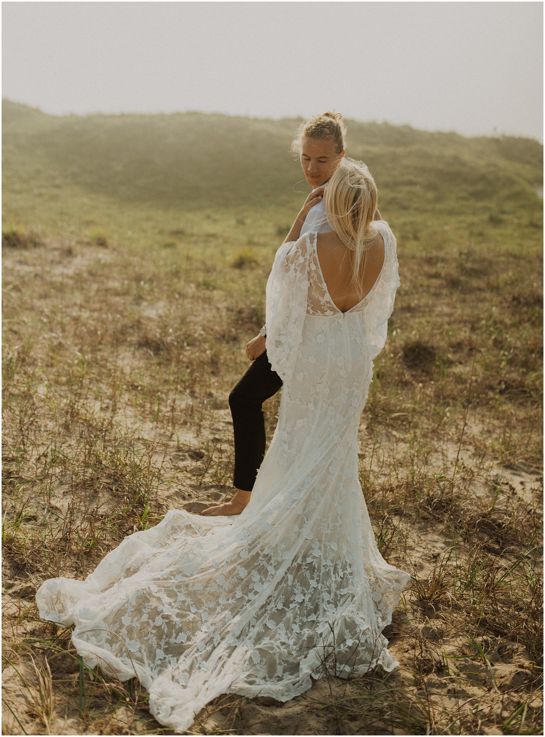 Hannah_Baldwin_Photography_Virginia_Beach_Elopement_Sunrise_0208.jpg