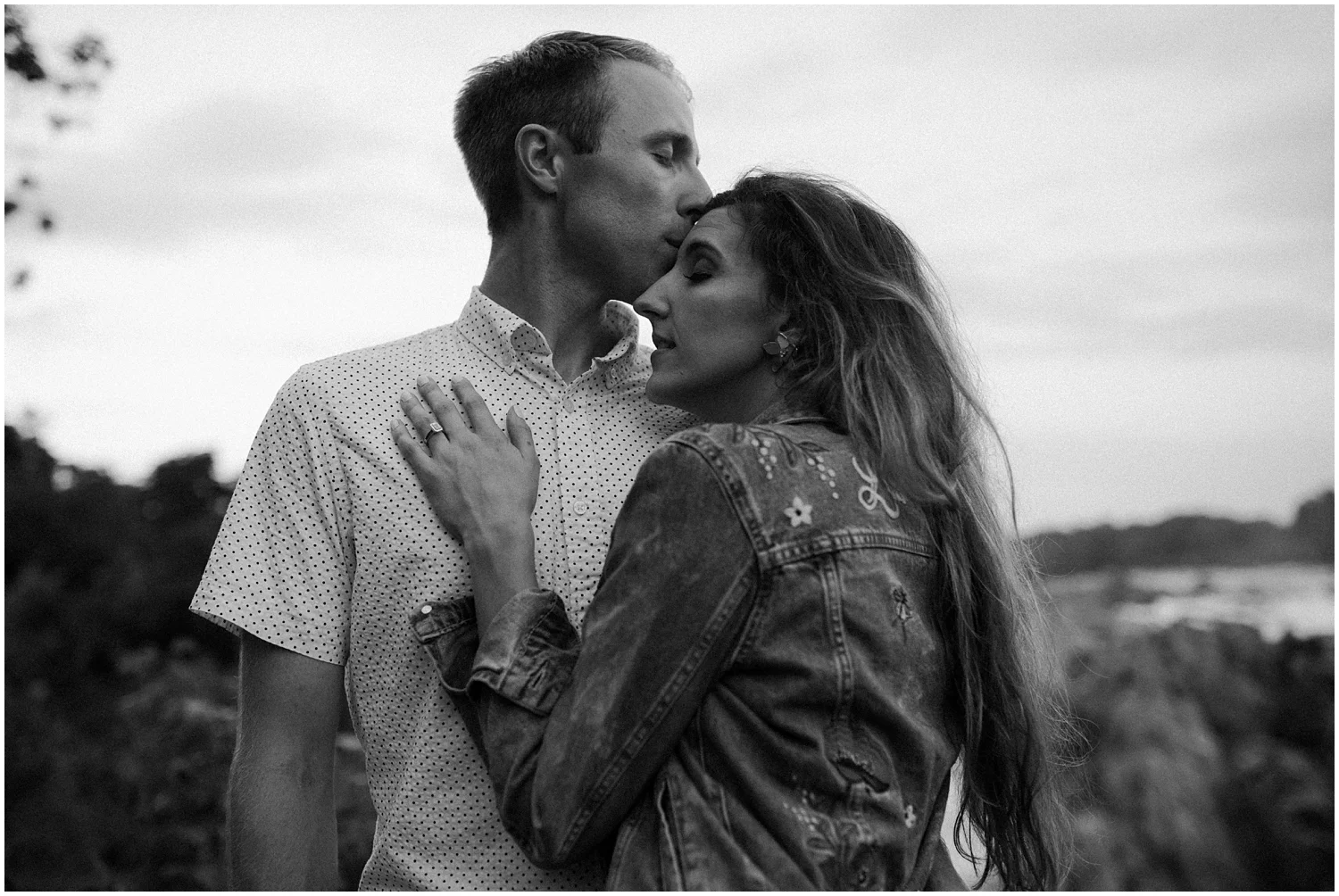 Hannah_Baldwin_Photography_Great_Falls_Engagement_Session_Puppy_0194.jpg