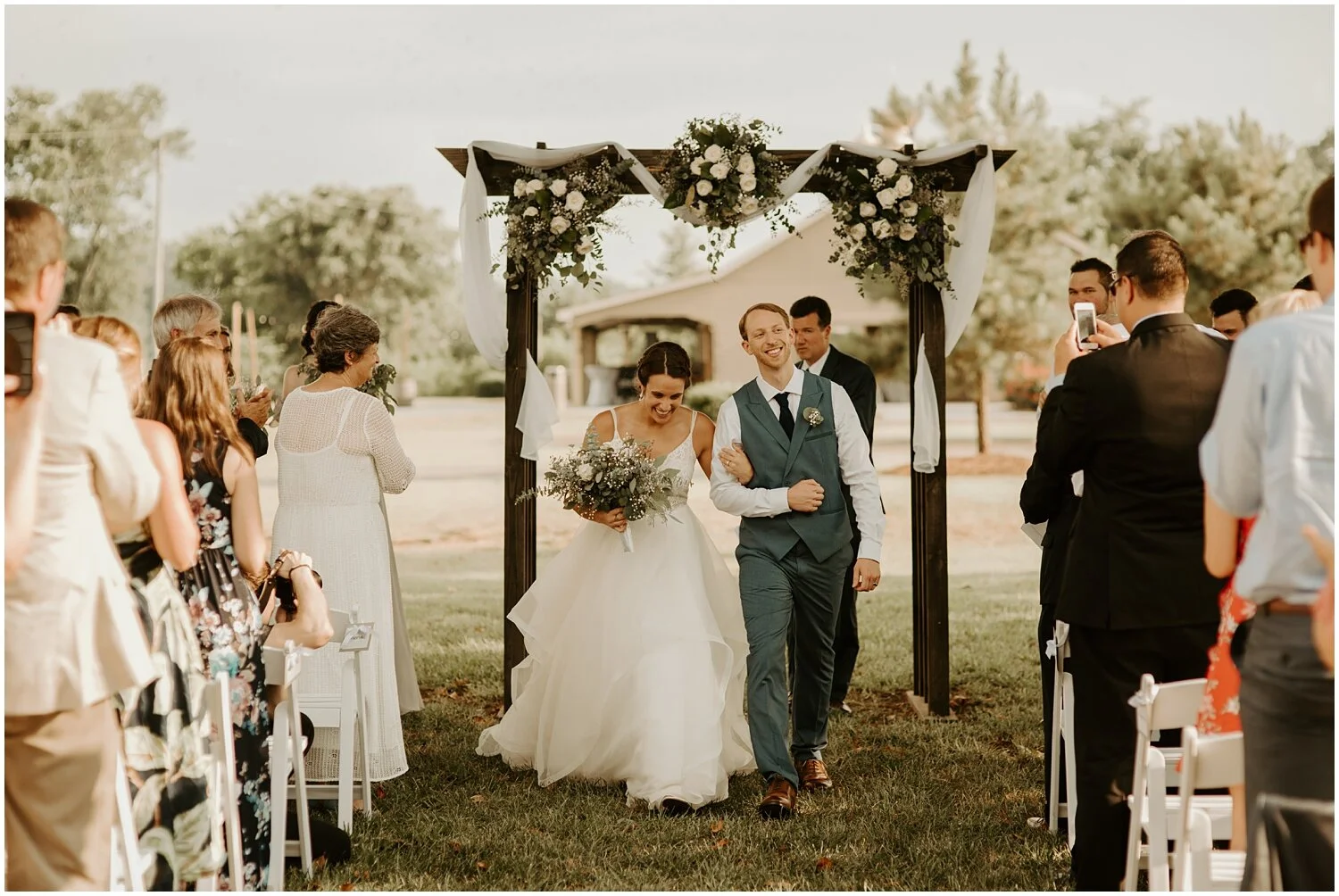 Hannah_Baldwin_Photography_Cousiac_Manor_Wedding_Rustic_Intimate_0245.jpg