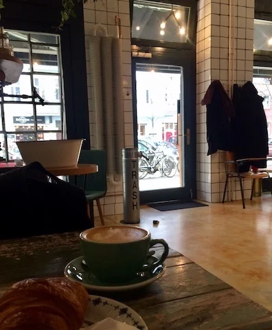 @Momono カフェの様子