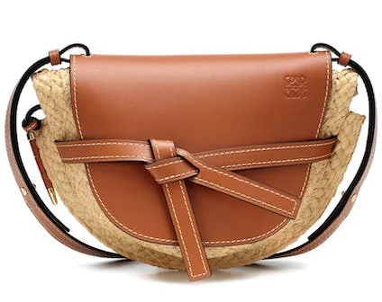 ロエベ Gate S・ラフィア・レザー・ショルダーバッグ ( ¥ 225,720 ) Photo: mytheresa