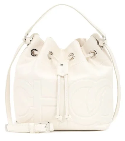 ジミーチュウ Juno・エンボスロゴ・レザー・バケットバッグ Photo: mytheresa