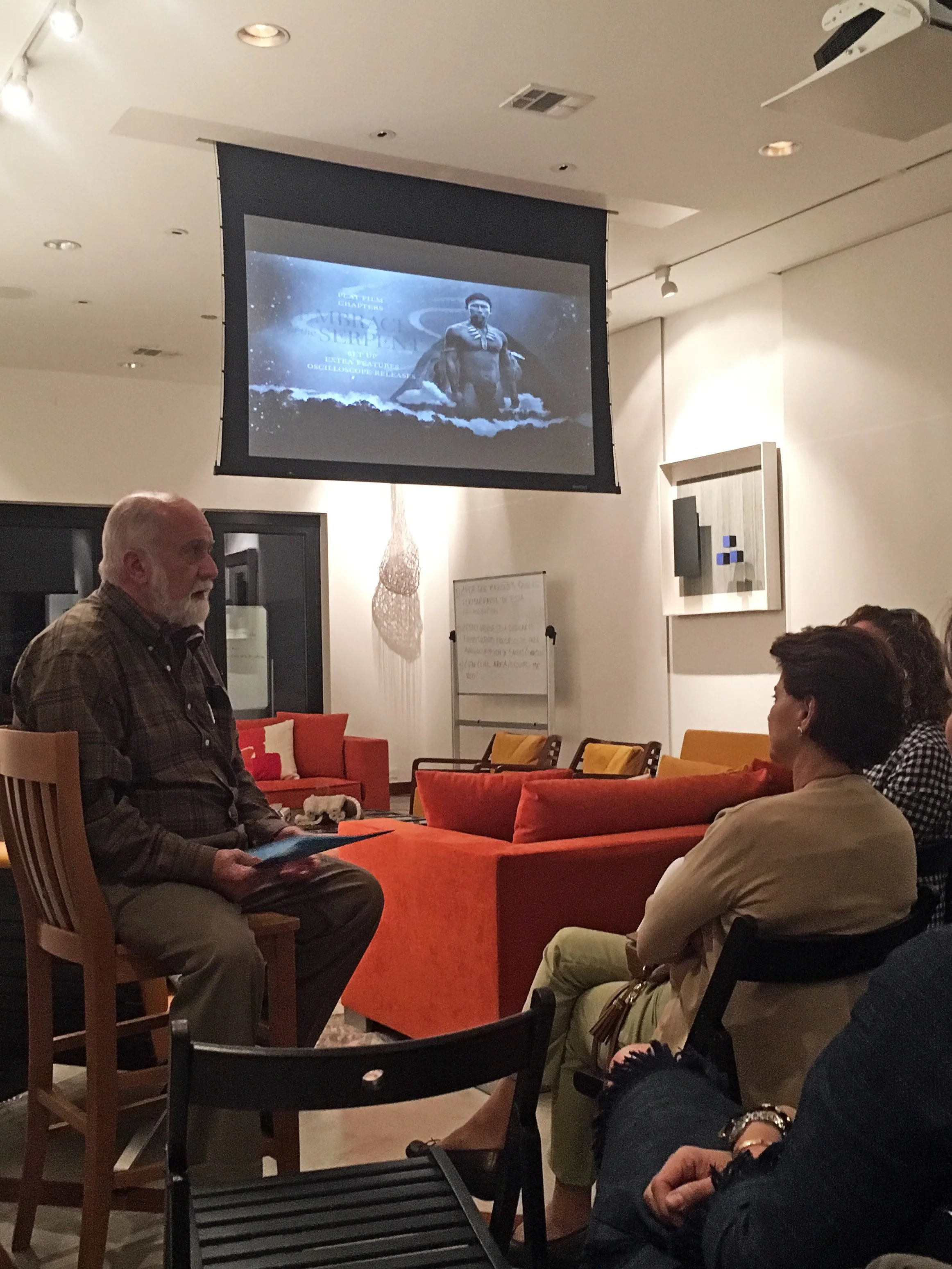 Dr. Himiob starting the discussion.JPG