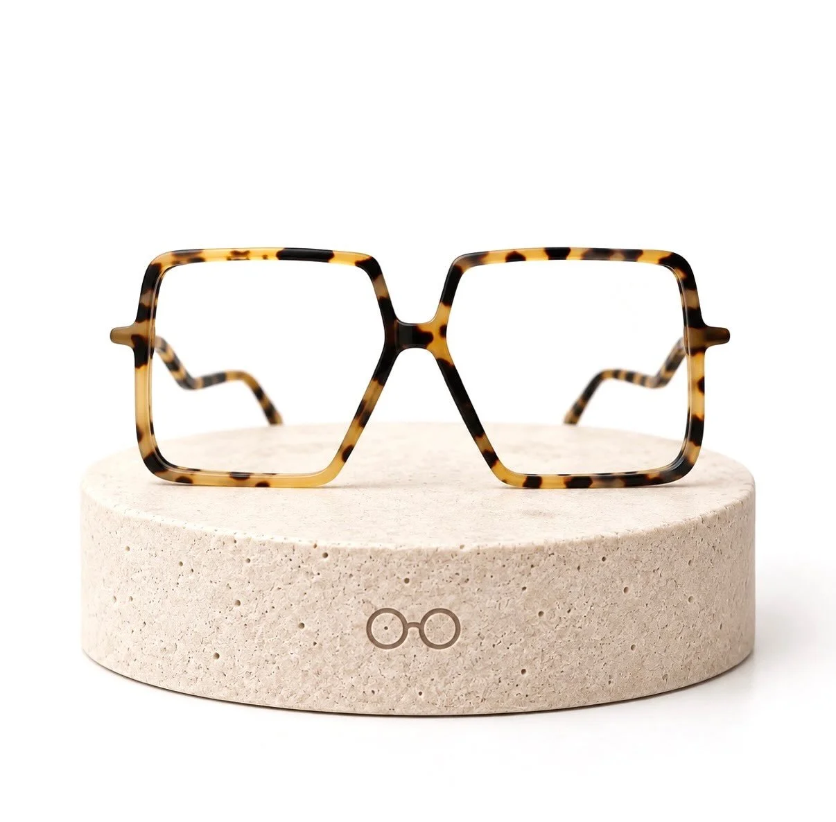 THE COLLECTION / 009

Restraint has its limits. 

@kuboraum available at Chinook Optical