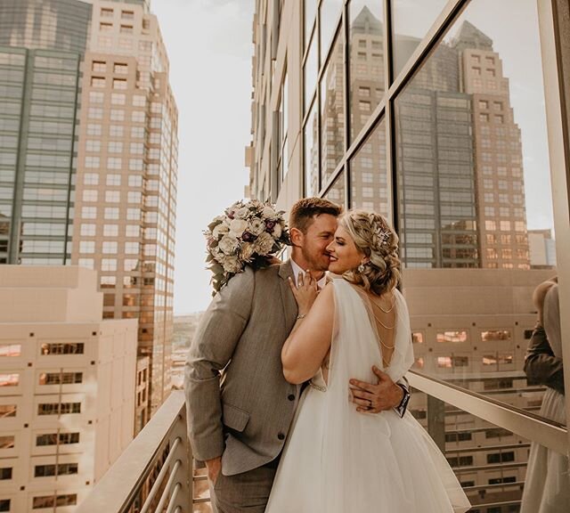 City weddings have a special place in my heart. .
.
.
.

#floridaweddingphotographer #tampawedding #yas #couplesinlove #weddingdaybliss #tampaflorida #brooklynweddingphotographer #authenticlovemag #weddingphotographer #tampaphotographer #destinationp