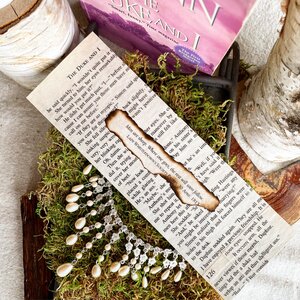 Jual bridgerton inspired coquette beads bookmark ‎♡₊˚ ・₊✧, penanda buku