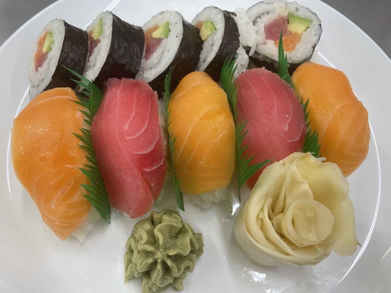 Chefs Choice Special Raw Tuna Salmon Shwe