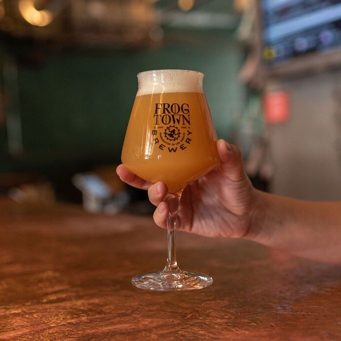 🚨LAST KEG🚨 We&rsquo;re down to the last keg of Cloud Drifter! This soft, pillowy DDH Hazy IPA highlights smooth apricot and citrus flavors delivered by some of our favorite New Zealand hops - Rakau &amp; Wakatu. 6.9% ABV

Stop by tonight to get you