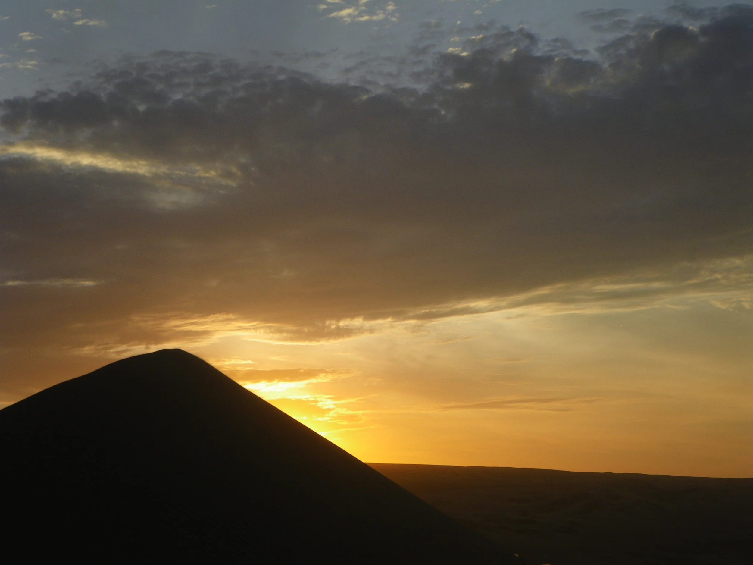  Sunset on the dunes in Peru. 