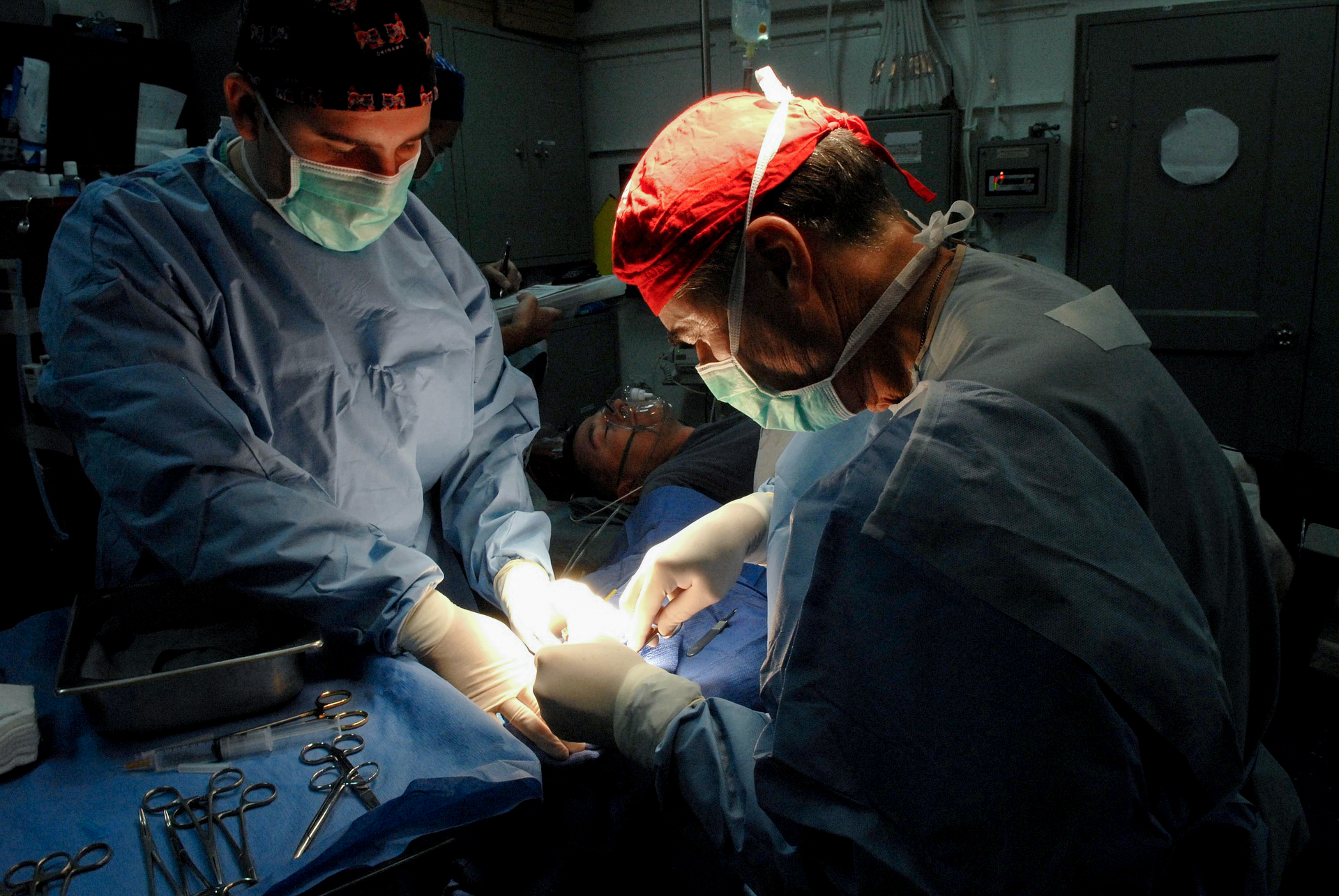 surgery-843840_1920-2.jpg