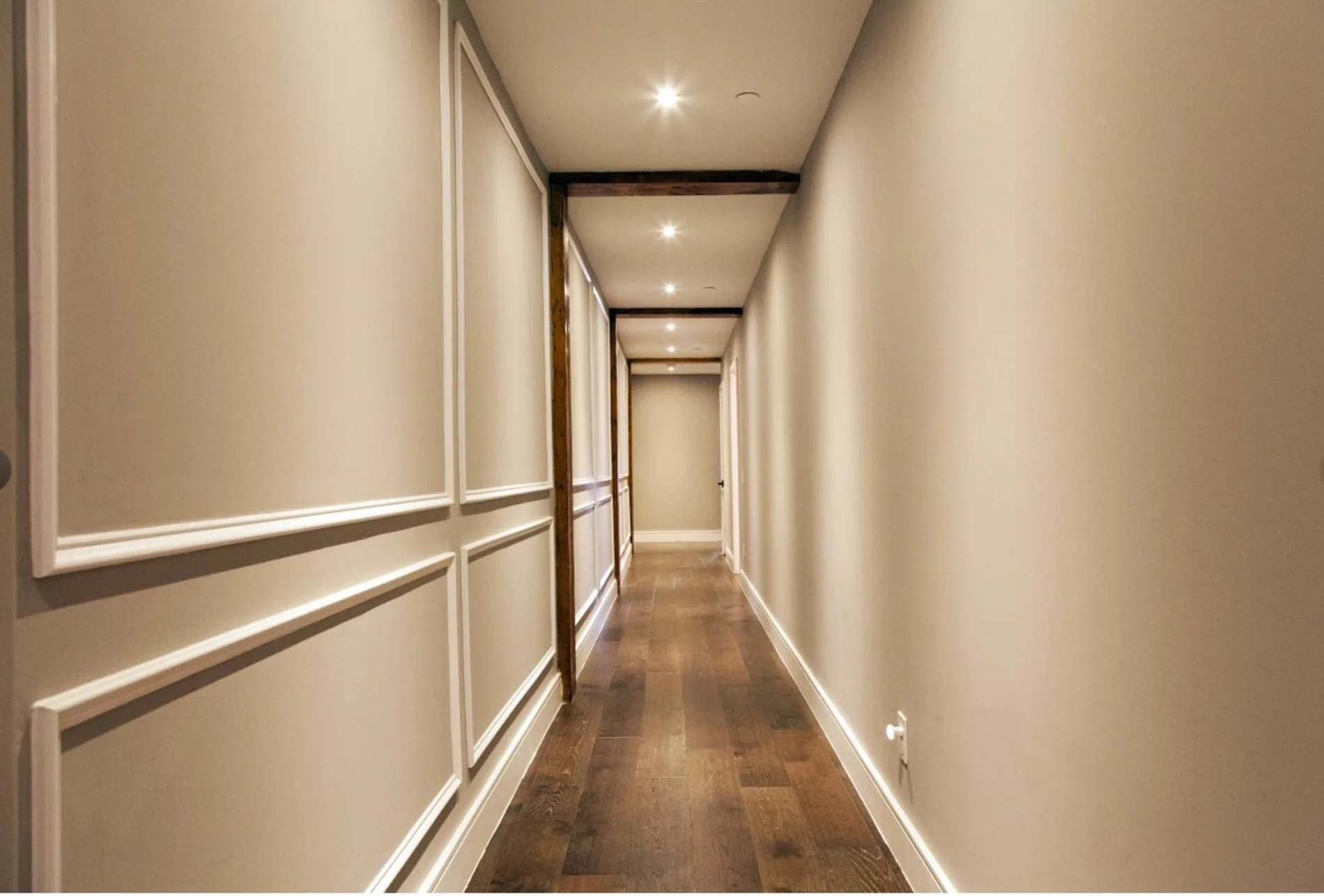 233 Chestnut Street | Unit 4 Hallway