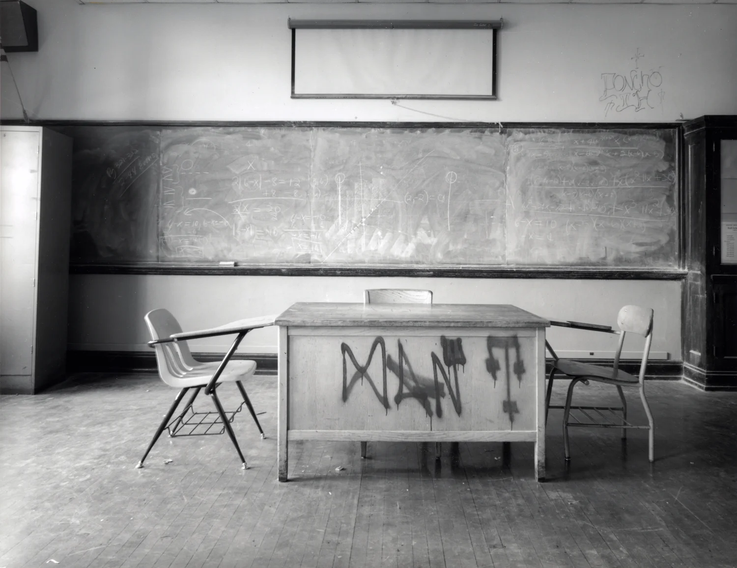 04SchurzDesk.jpg