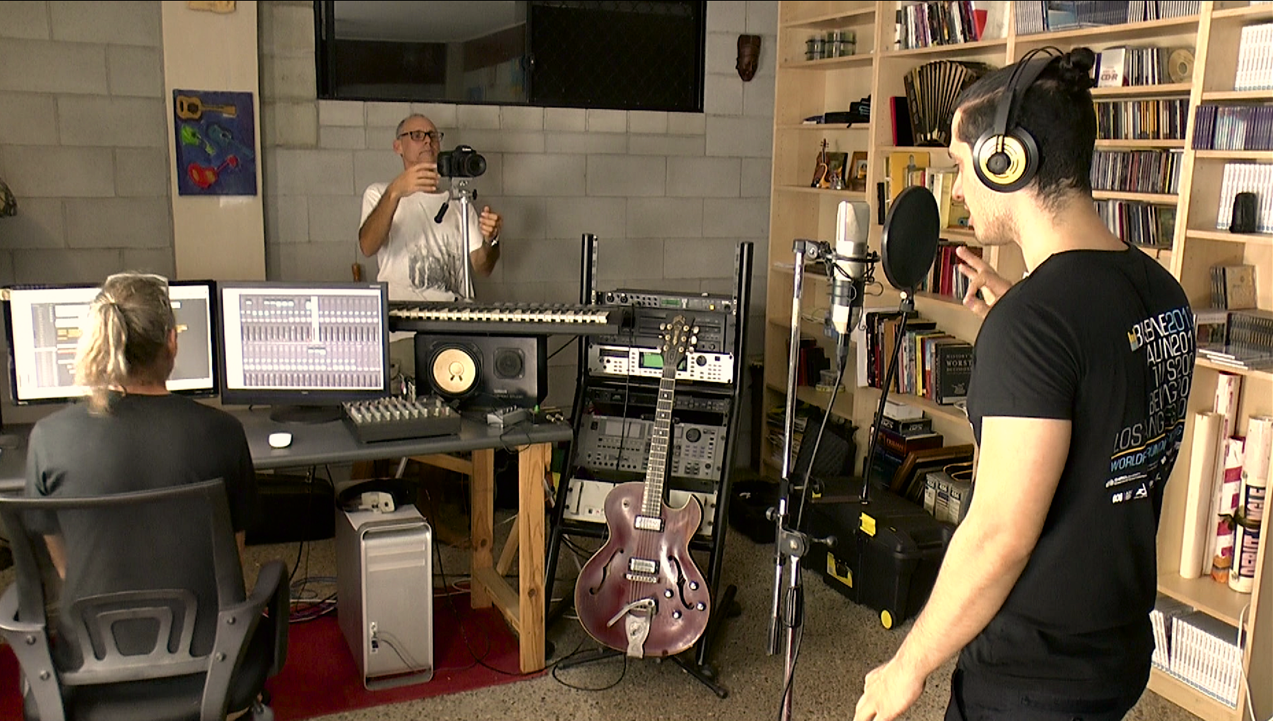 Mas Robbie John Filming at Robbie's Studio Mar 2015.png