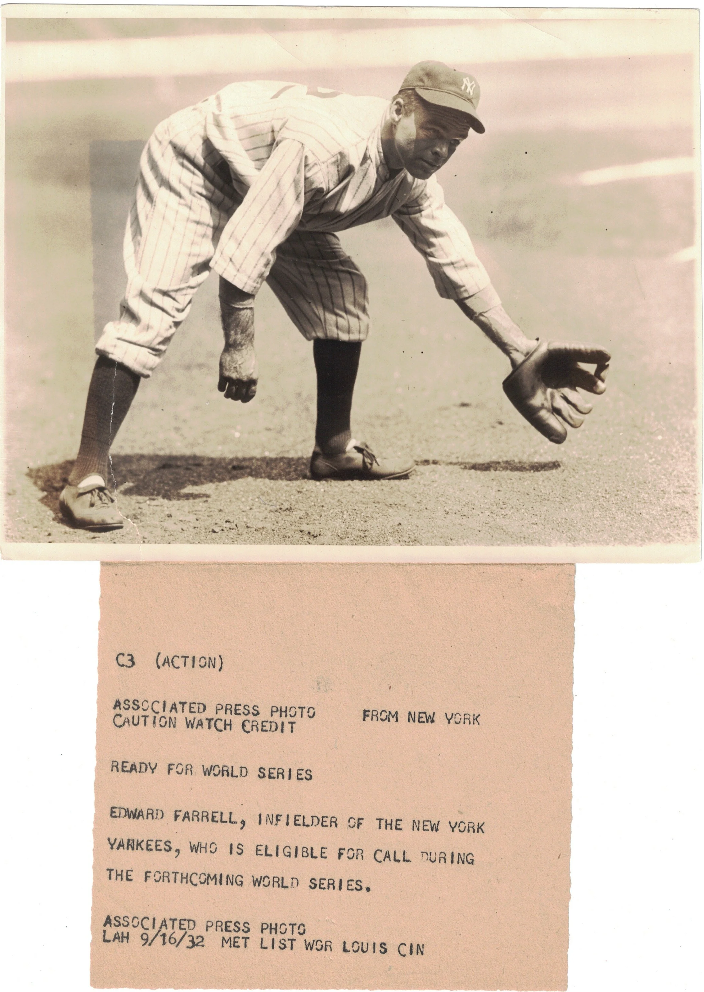 1932 Associated Press Photo (9/16/32) - Eddie Farrell (New York Yankees)