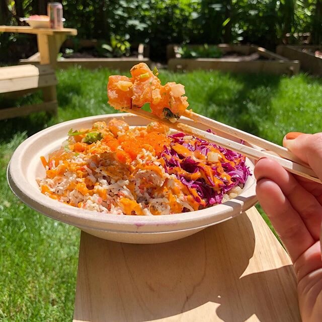 🤙🌊 salmon, cilantro, sweet onion, serrano, yuzu, tobikko, truffle oil, house ponzu 🌊🤙⁠⠀
⁠⠀
#SeaSweetsPoke ⁣#pdx #portland #pdxeats #pdxnow #youcaninportland #eater #eaterpdx #portlandfood #pdxfood #pdxeats #portlandeats #pokebowl #poke #chownow #