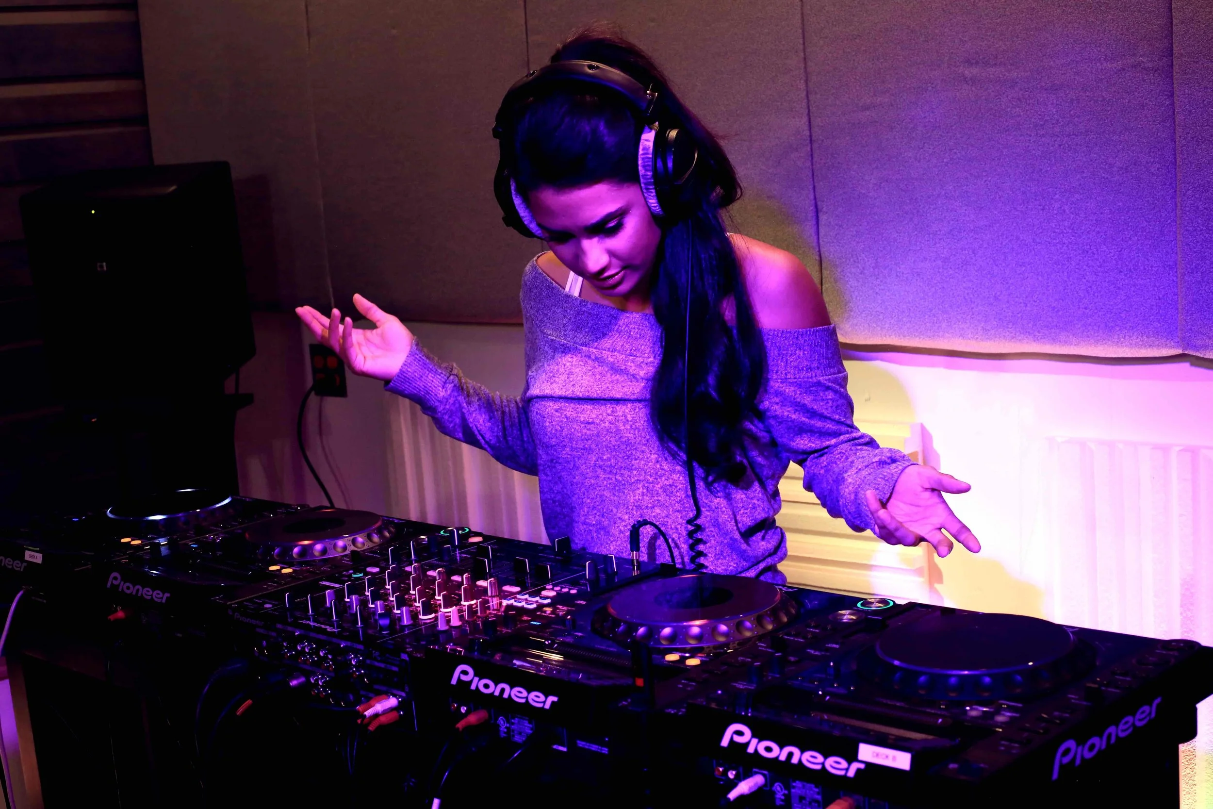 tribe xr oculus quest