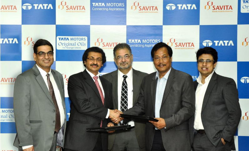 Left to Right: Mr Arvind Kapur, Executive VP, OEM Business, SOTL, Mr Gautam N Mehra, CMD, SOTL, Mr Sunil Aima, CEO – Lubes, SOTL. Mr. S. N. Barman - Vice President, Sales, Marketing & Customer Support, Passenger Vehicles Business Unit, Tata Motors , Mr Subhajit Roy, Senior General Manager & Head – Customer Care – Service & Spare Parts Domestic and International Business - Passenger Vehicles Business Unit, Tata Motors
