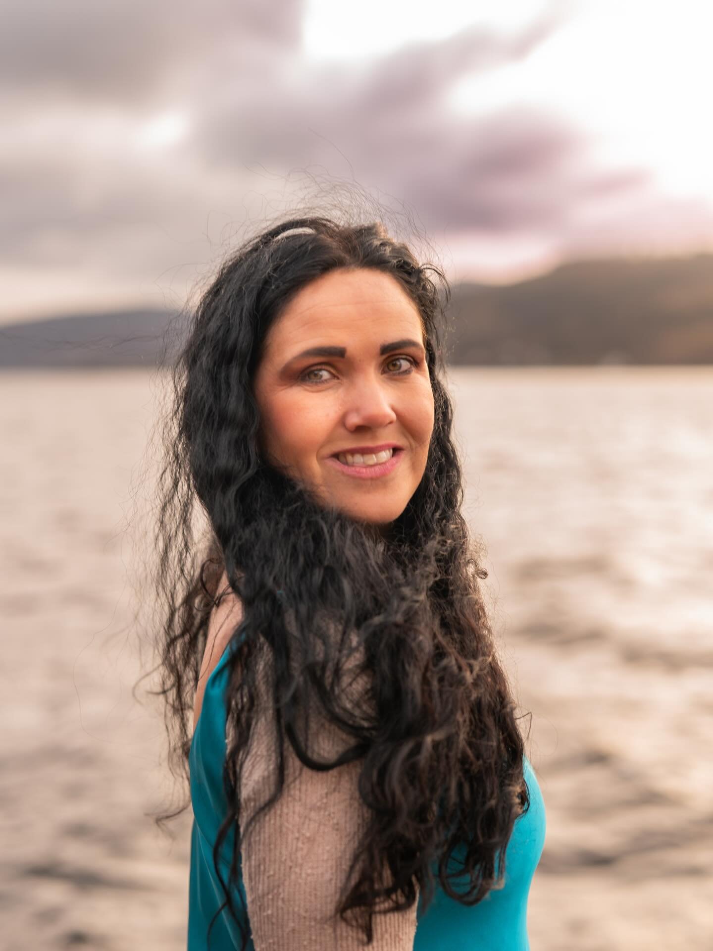 En av de f&oslash;rste fotograferingene i 2026 var p&aring; denne vakre damen 🩵 

Ingrid Helene jobber for tiden som freelance-musiker. Hun er pianist, tekstforfatter og sanger og formidlingen treffer dypt i hjertet! 

Du kan lese artikkelen om Ingr