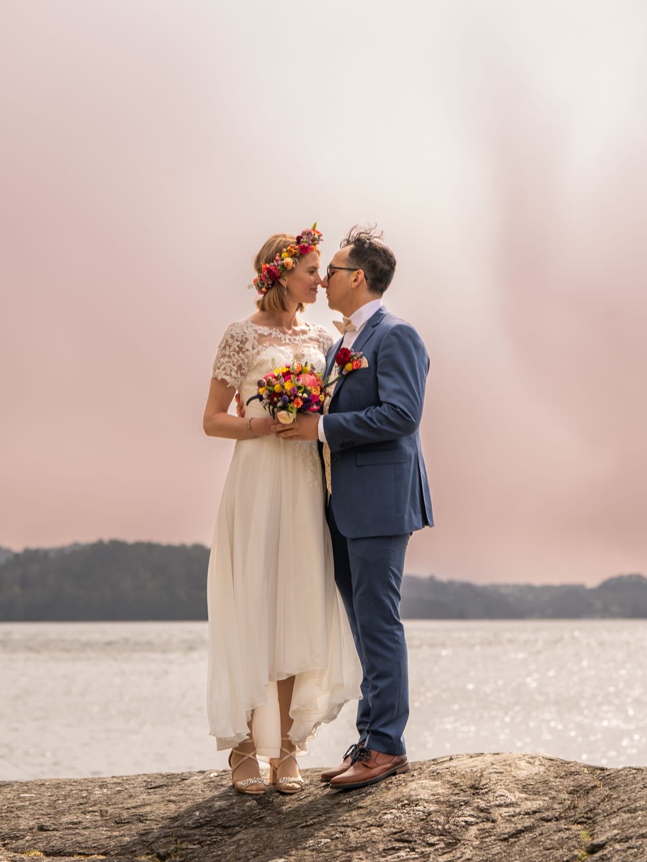 Life is too short not to be somebody&rsquo;s everything ✨

#bryllupsfotograf #bryllup #mai #fotografvestland #gamlehaugen