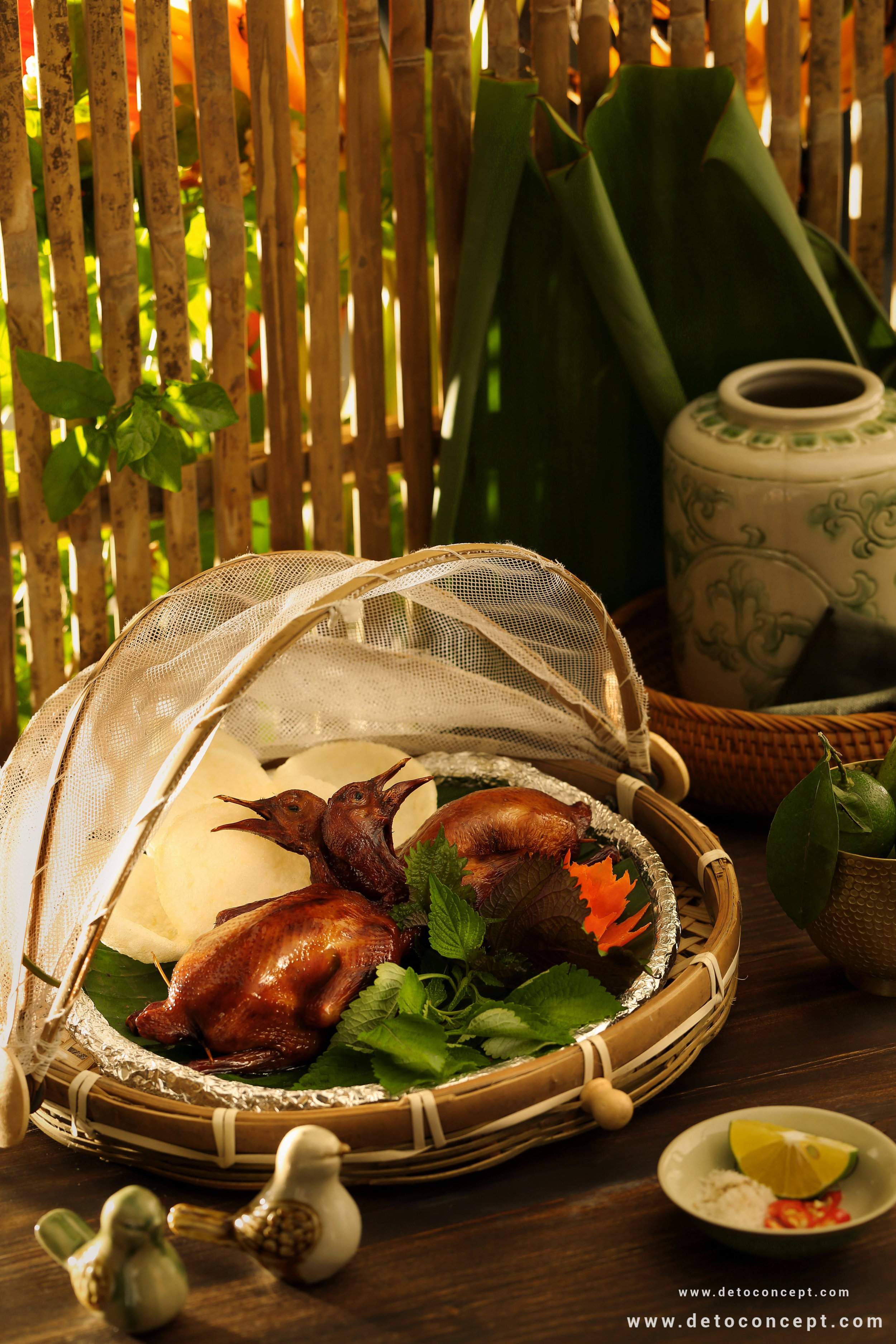 ...thế là đôi chim câu bóng lộn hẳn.