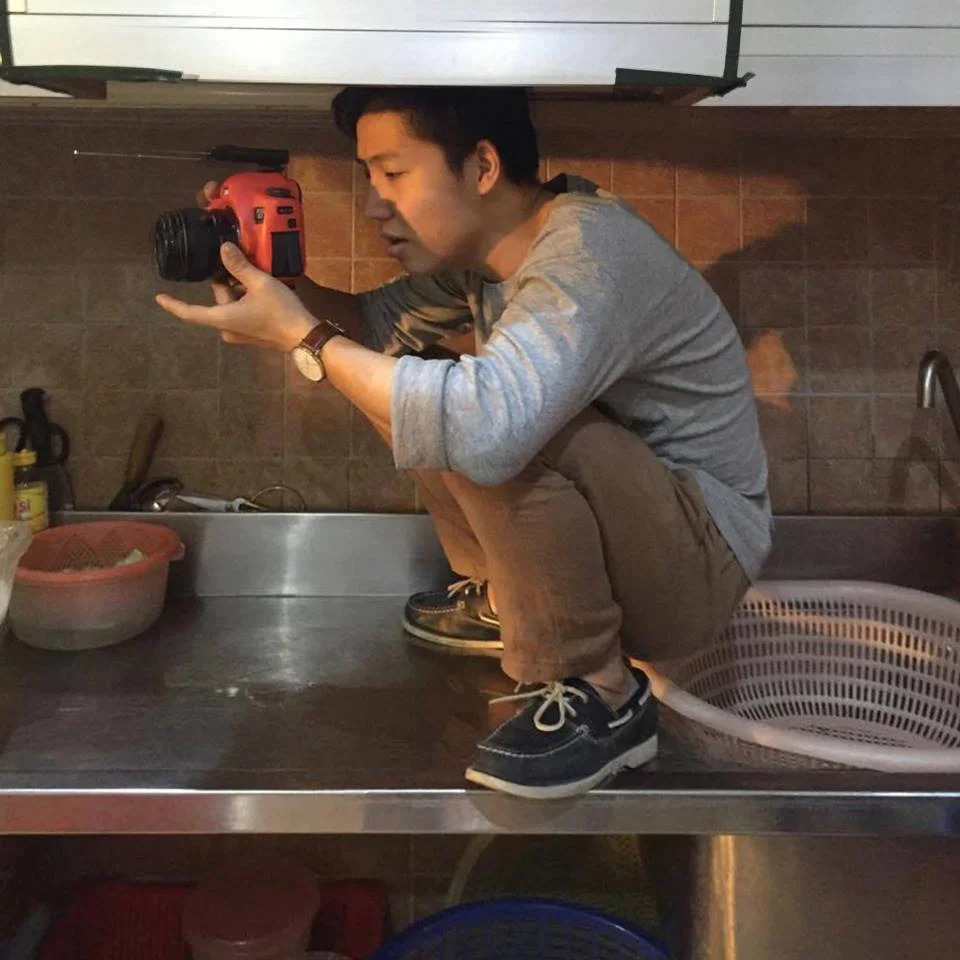 ...và đây là hậu trường.