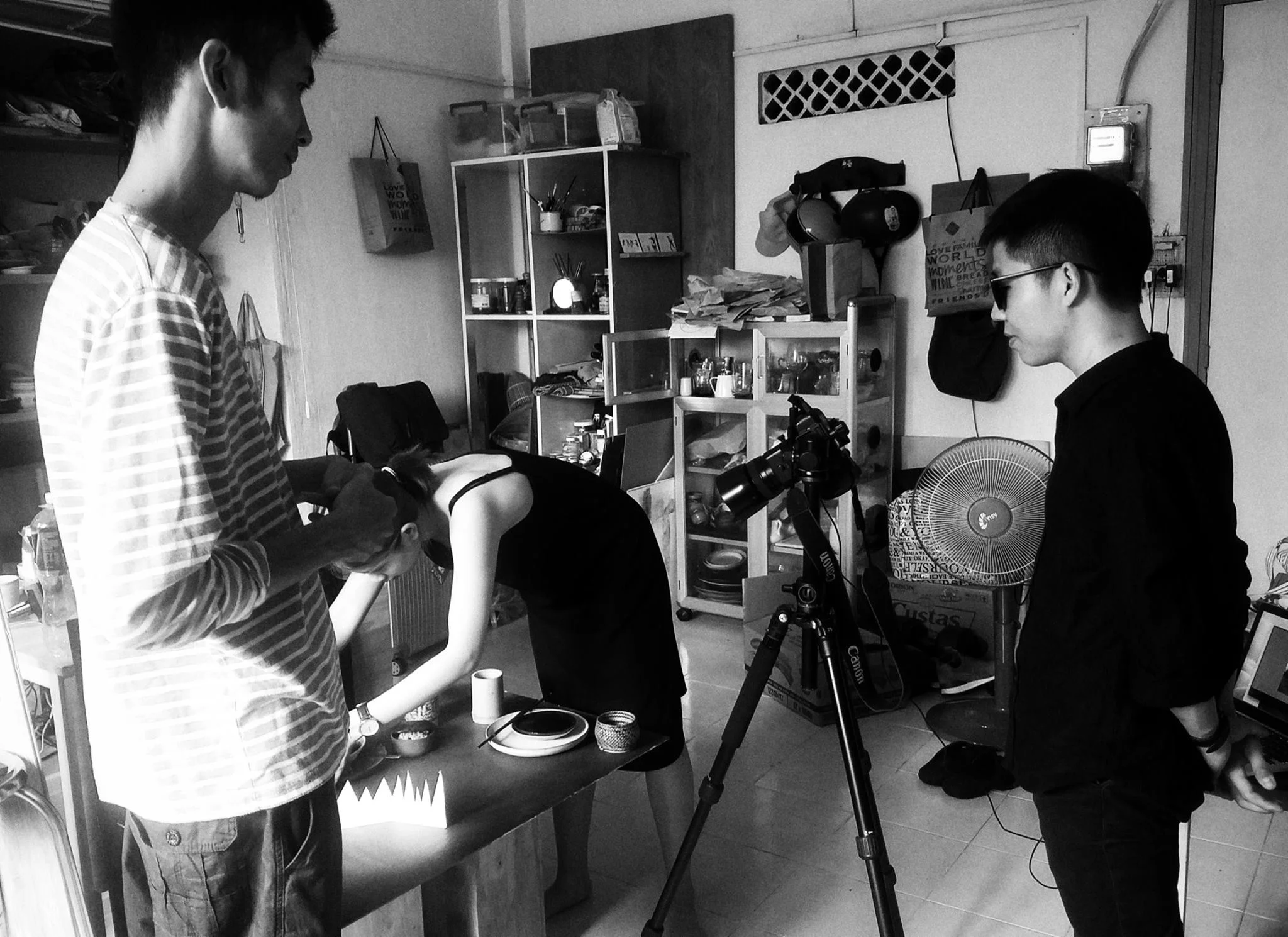 Một bức hình hậu trường thú vị một buổi shooting hiếm hoi giữa tôi, meothuyduong và anh Yu tại Đại bản doanh của Bếp Thực Dưỡng.